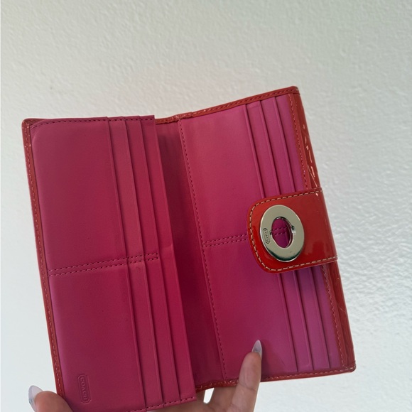 Coach Patent Leather Signature Turnlock Slim Wallet - Picture 4 of 6